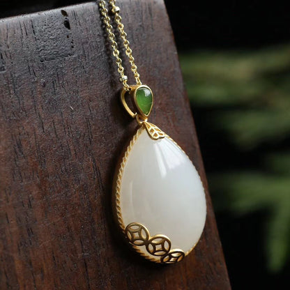 Beautiful Gold Necklace with Unique Style