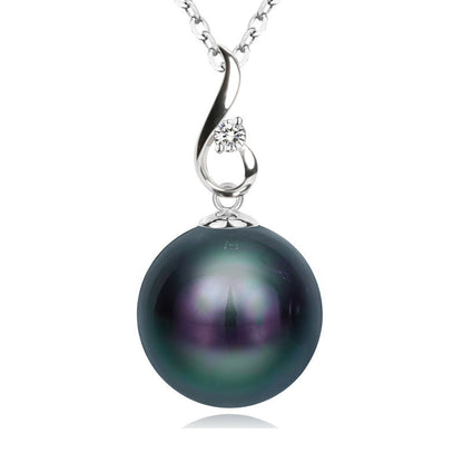 Beautiful Pearl Necklace with Unique Style