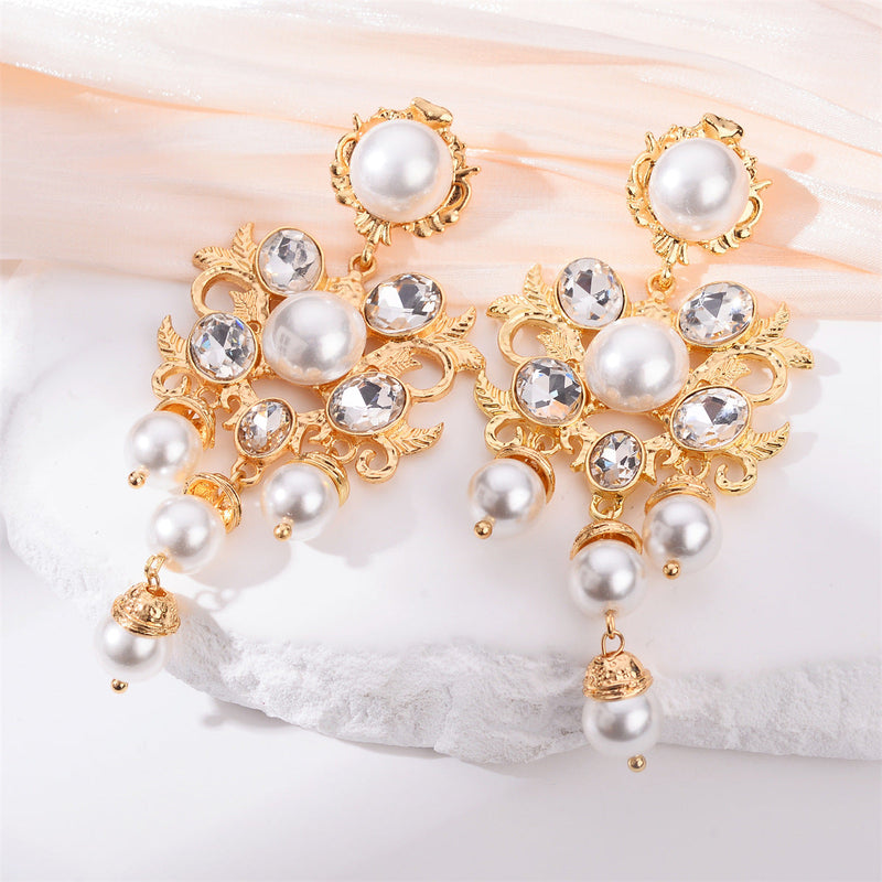 Beautiful Pearl Earring with Unique Style