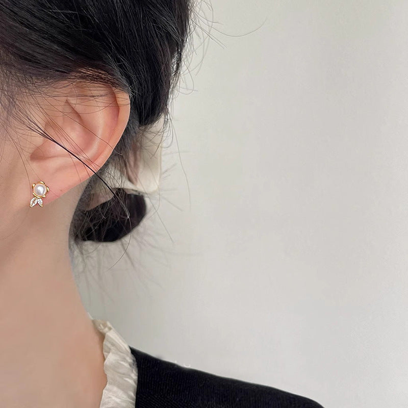 Charming Pearl Earring for Any Occasion