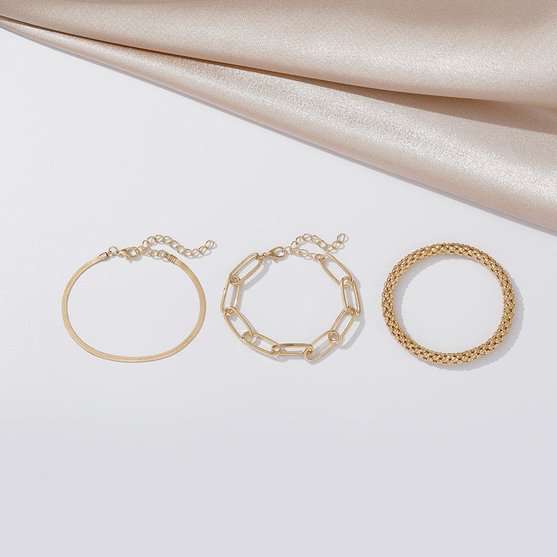 Charming Gold Bracelet for Any Occasion