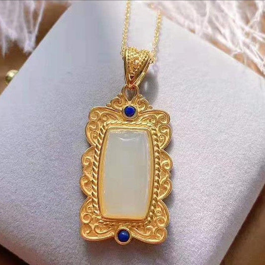 Elegant Silver Pendant for Every Occasion