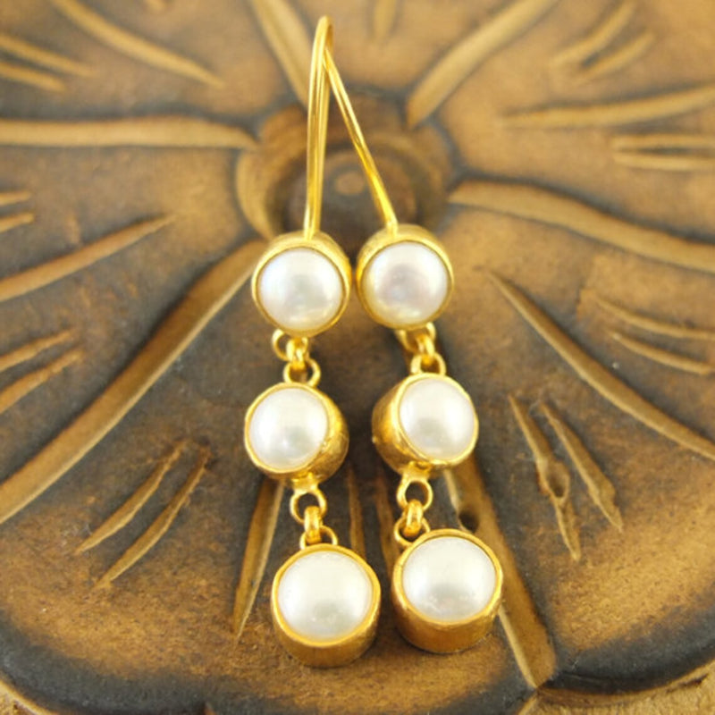 Charming Pearl Earring for Any Occasion