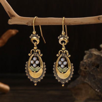 Delicate Artisan Pearl Earring