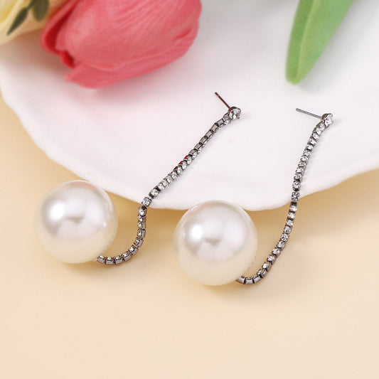 Classic Pearl Earring with Timeless Appeal