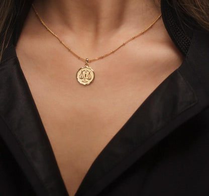 Beautiful Gold Necklace with Unique Style