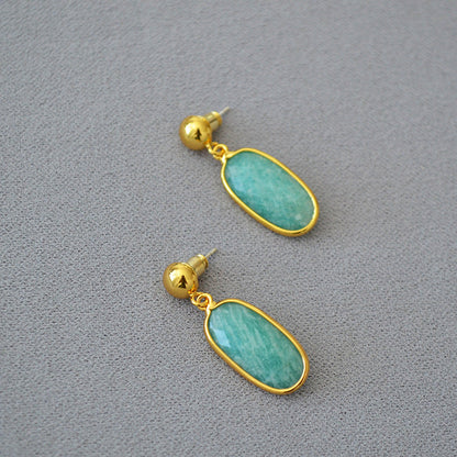 Beautiful Gold Earring with Unique Style