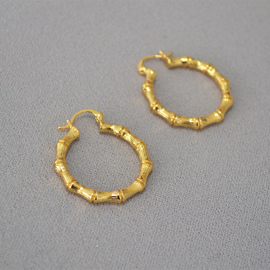Romantic Gold Earring for Special Moments