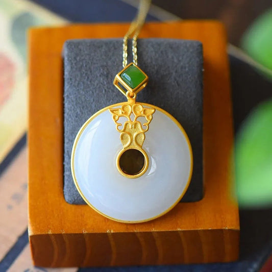 Classic Gold Necklace with Timeless Appeal