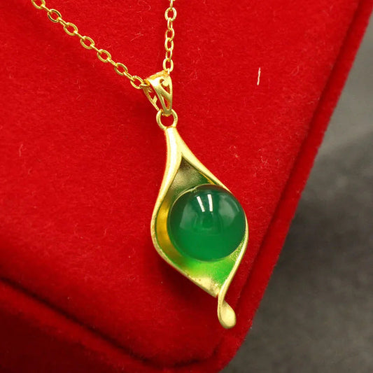 Beautiful Gold Necklace with Unique Style