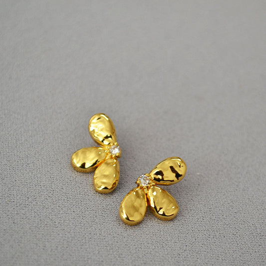 Beautiful Gold Earring with Unique Style