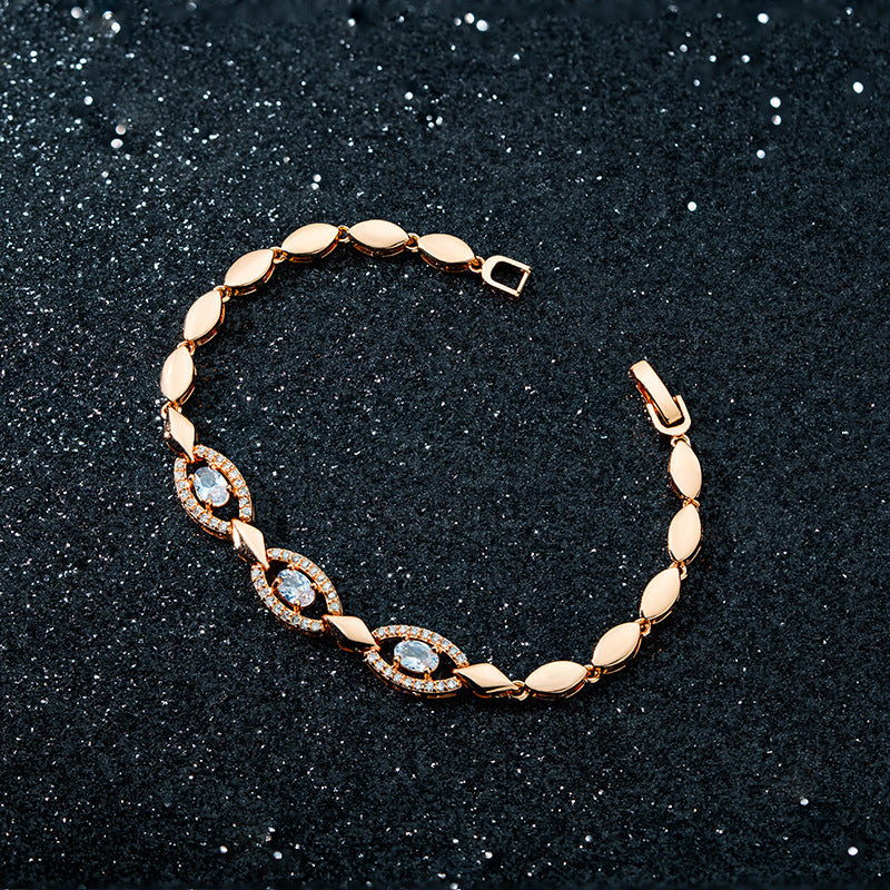 Charming Gold Bracelet for Any Occasion