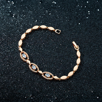 Charming Gold Bracelet for Any Occasion