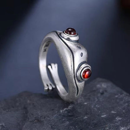 Classic Gold Ring with Timeless Appeal