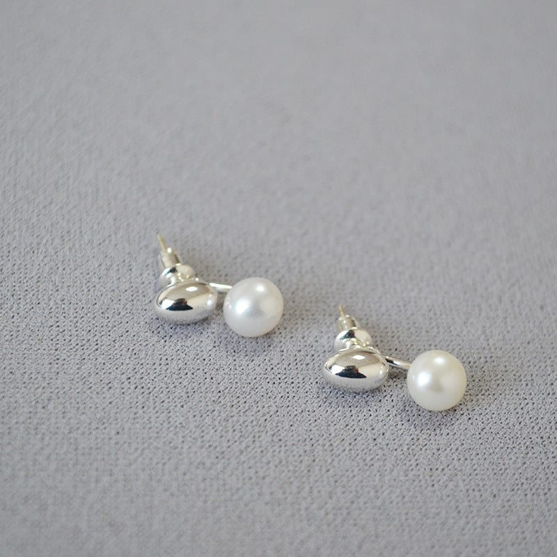 Beautiful Gold Earring with Unique Style