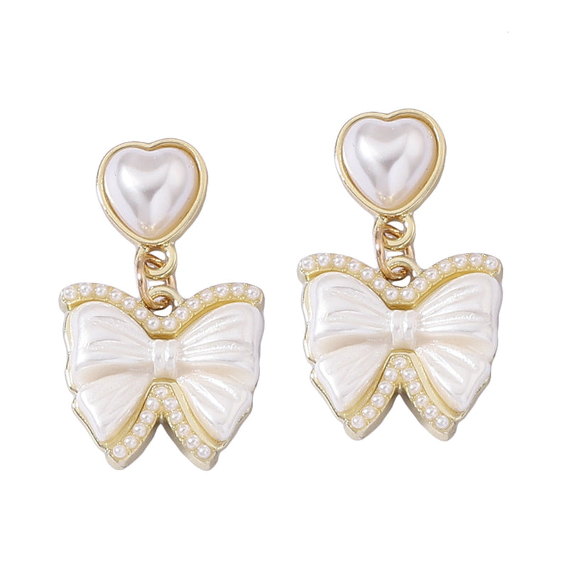 Beautiful Gold Earring with Unique Style