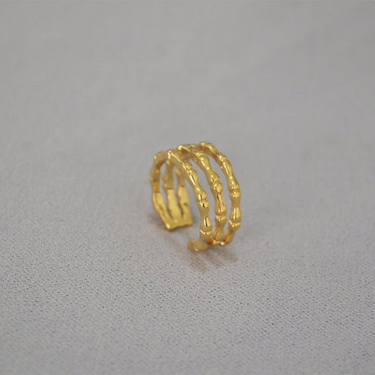 Classic Gold Ring with Timeless Appeal