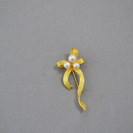 Classic Gold Piece with Timeless Appeal