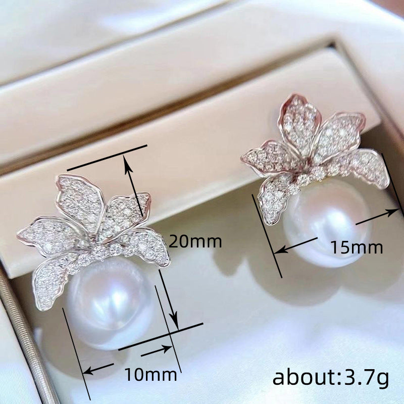 Classic Pearl Earring with Timeless Appeal