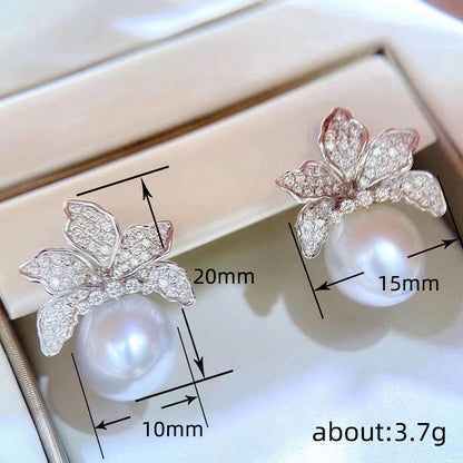 Classic Pearl Earring with Timeless Appeal