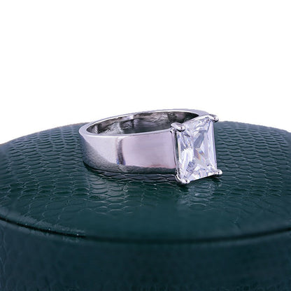 Classic Gold Ring with Timeless Appeal