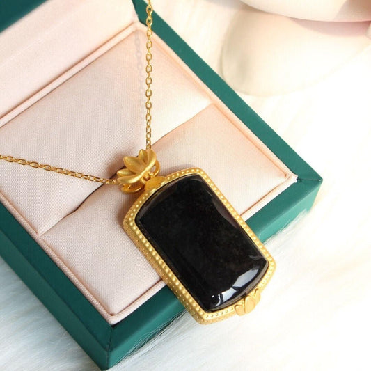 Romantic Gold Necklace for Special Moments