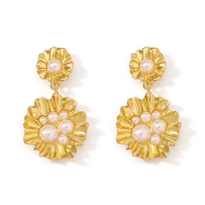Beautiful Pearl Earring with Unique Style