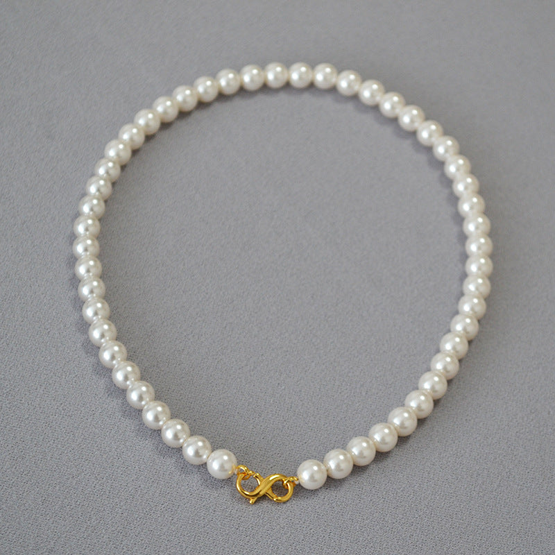 Classic Pearl Necklace with Timeless Appeal