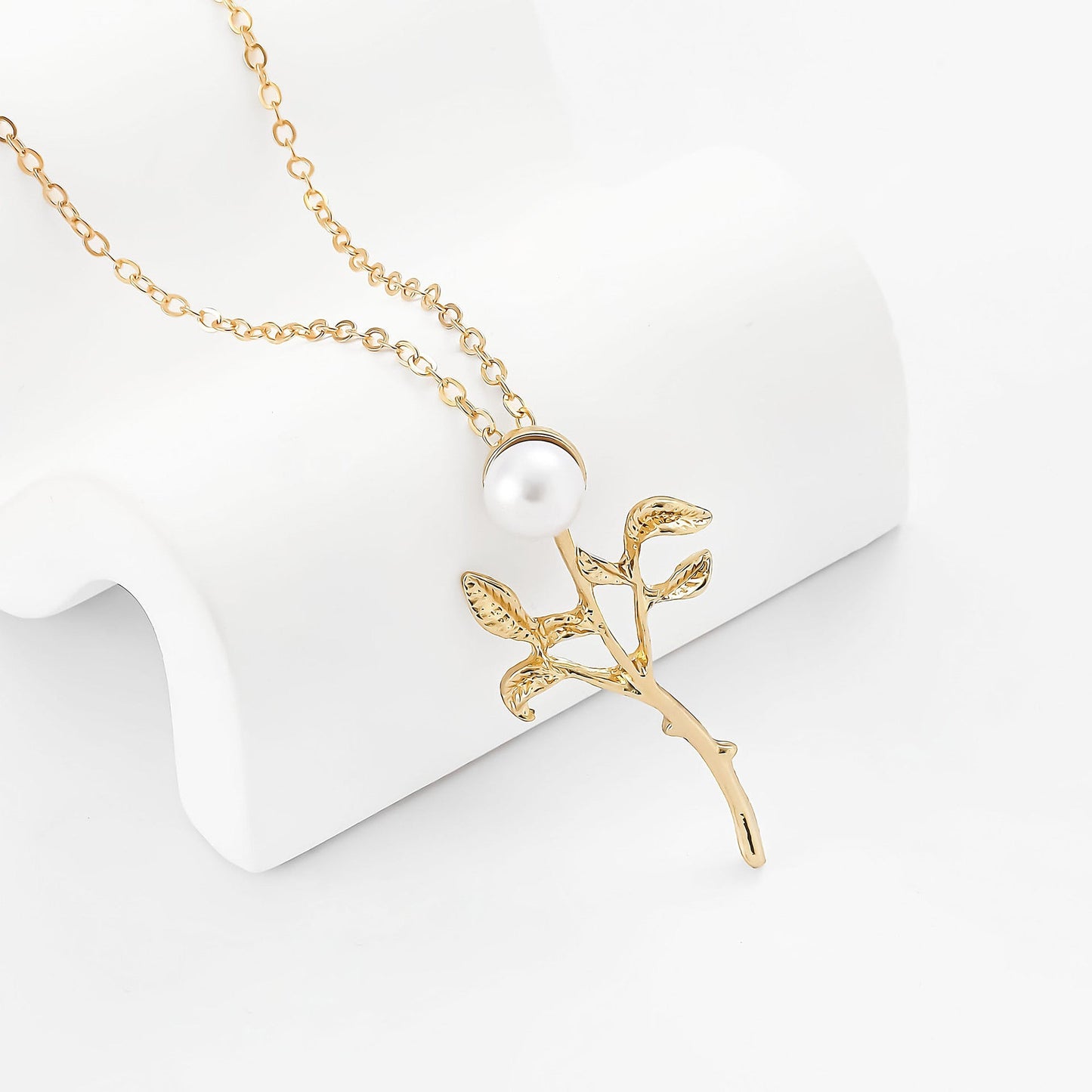 Stunning Pearl Necklace for Daily Wear