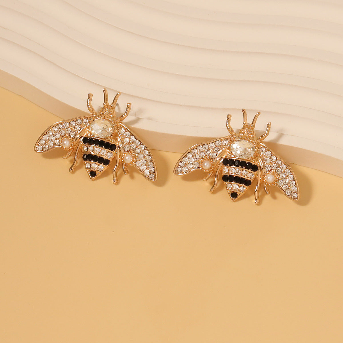 Classic Pearl Earring with Timeless Appeal