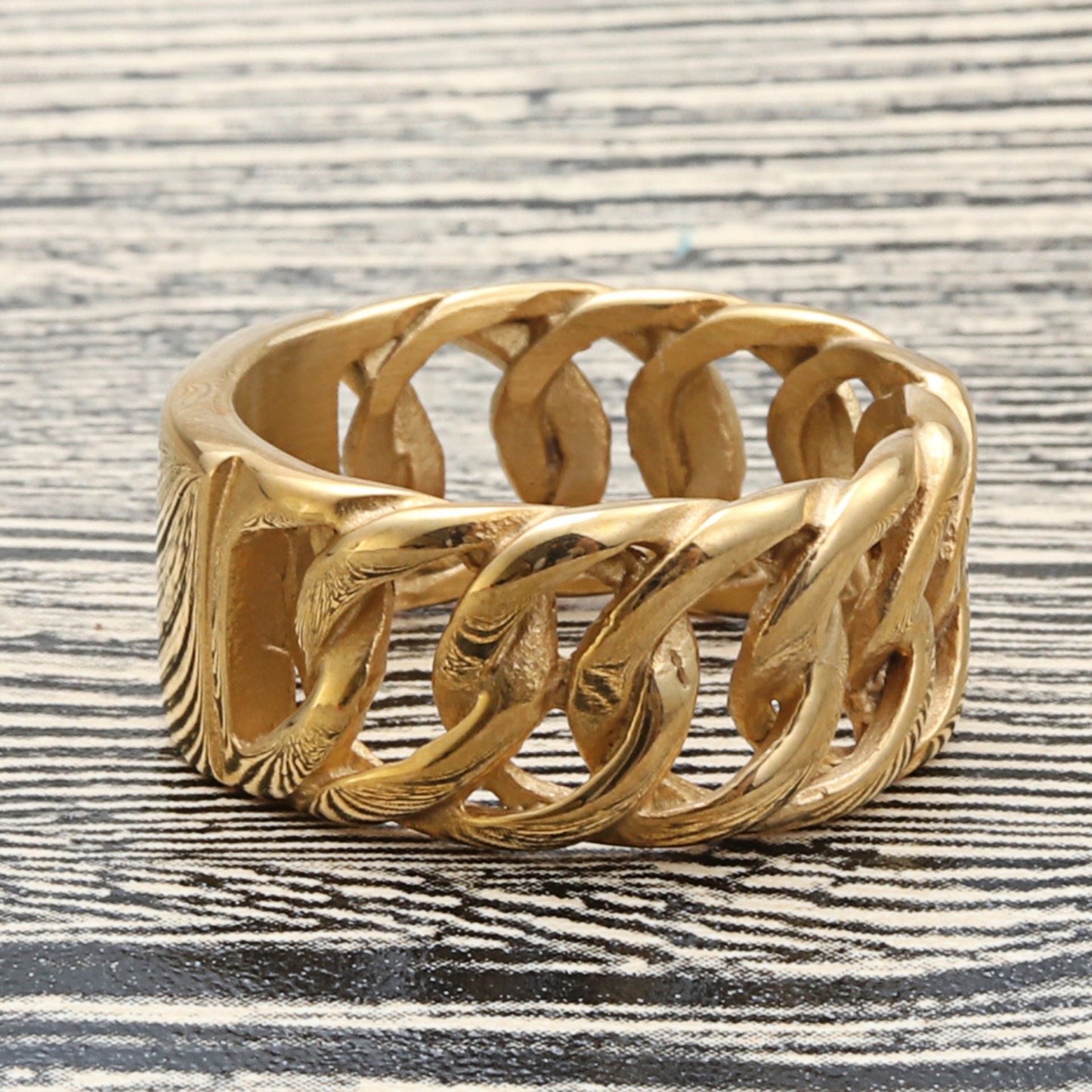 Charming Chain for Any Occasion