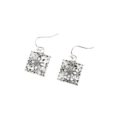 Charming Earring for Any Occasion