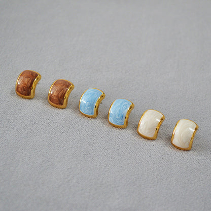 Beautiful Gold Earring with Unique Style