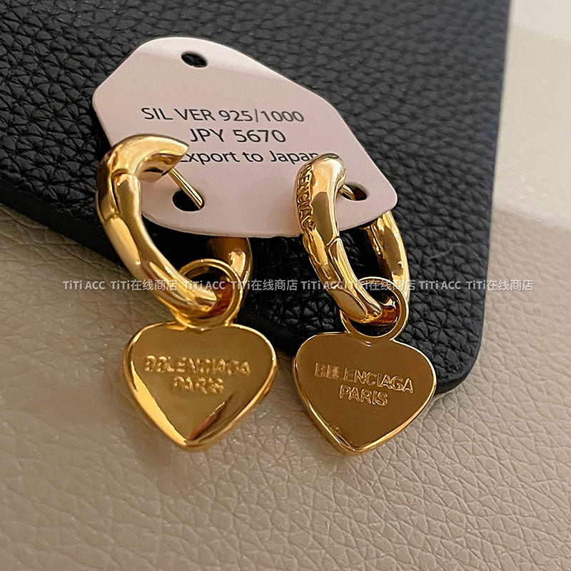 Beautiful Gold Earring with Unique Style