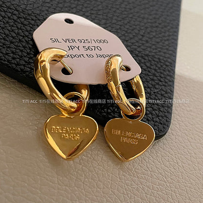Beautiful Gold Earring with Unique Style