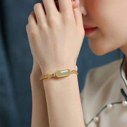 Romantic Gold Bracelet for Special Moments