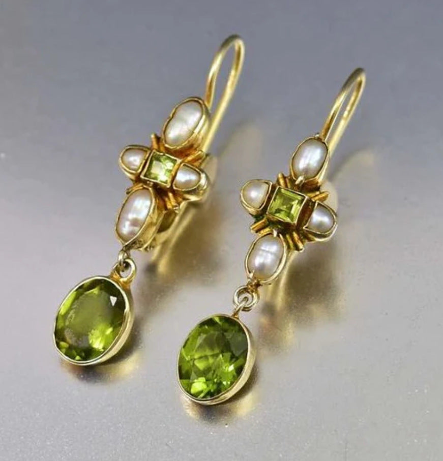 Beautiful Pearl Earring with Unique Style