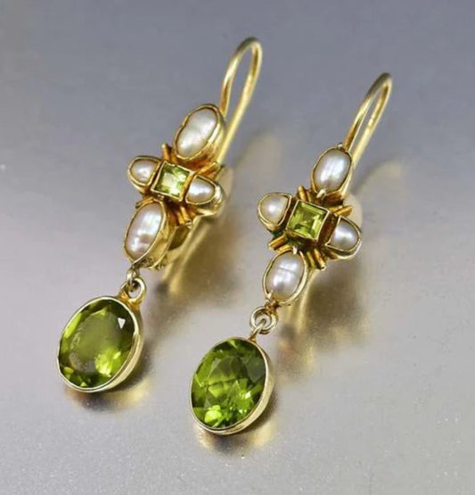 Beautiful Pearl Earring with Unique Style