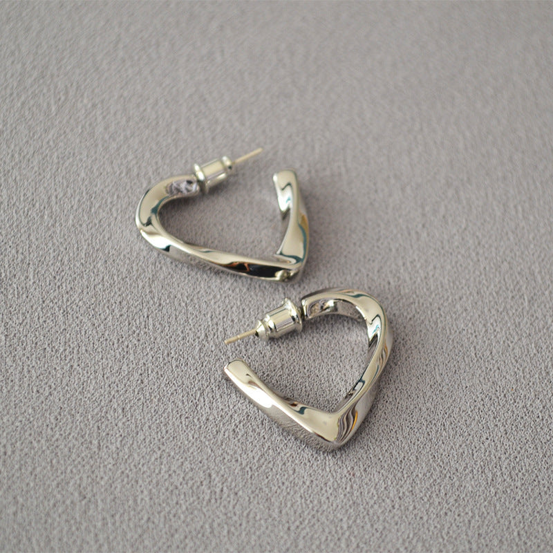 Romantic Gold Earring for Special Moments