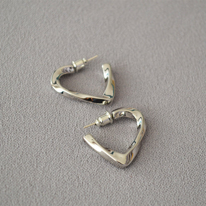 Romantic Gold Earring for Special Moments
