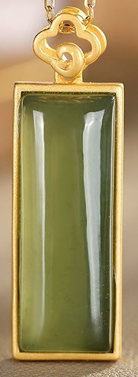 Classic Gold Necklace with Timeless Appeal