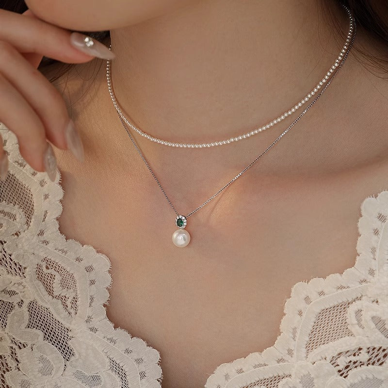 Classic Pearl Necklace with Timeless Appeal