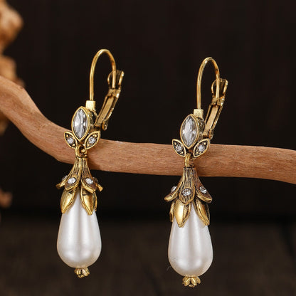 Beautiful Pearl Earring with Unique Style