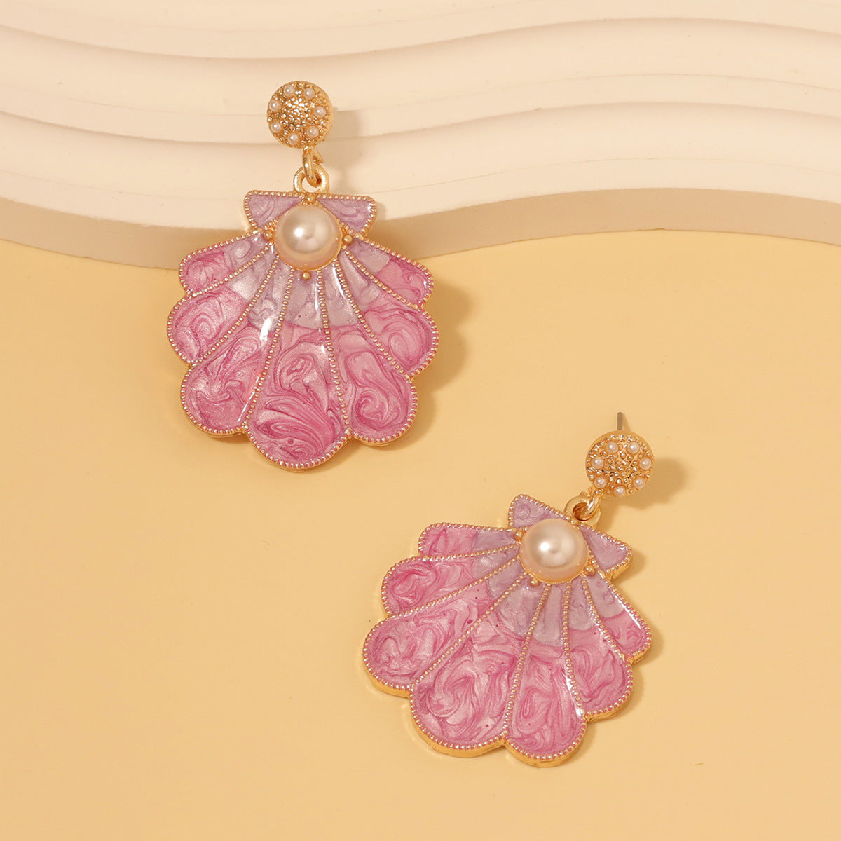 Charming Pearl Earring for Any Occasion