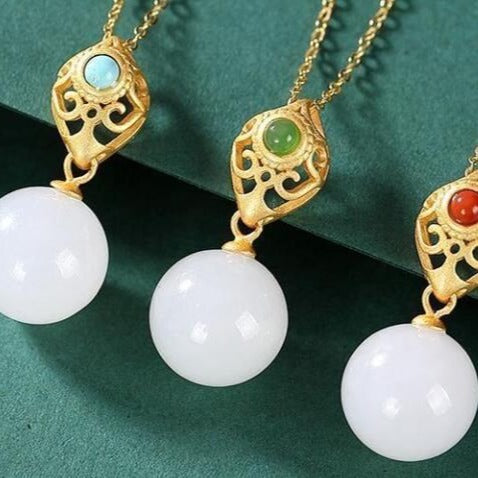Beautiful Gold Necklace with Unique Style