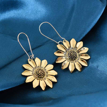 Beautiful Gold Earring with Unique Style