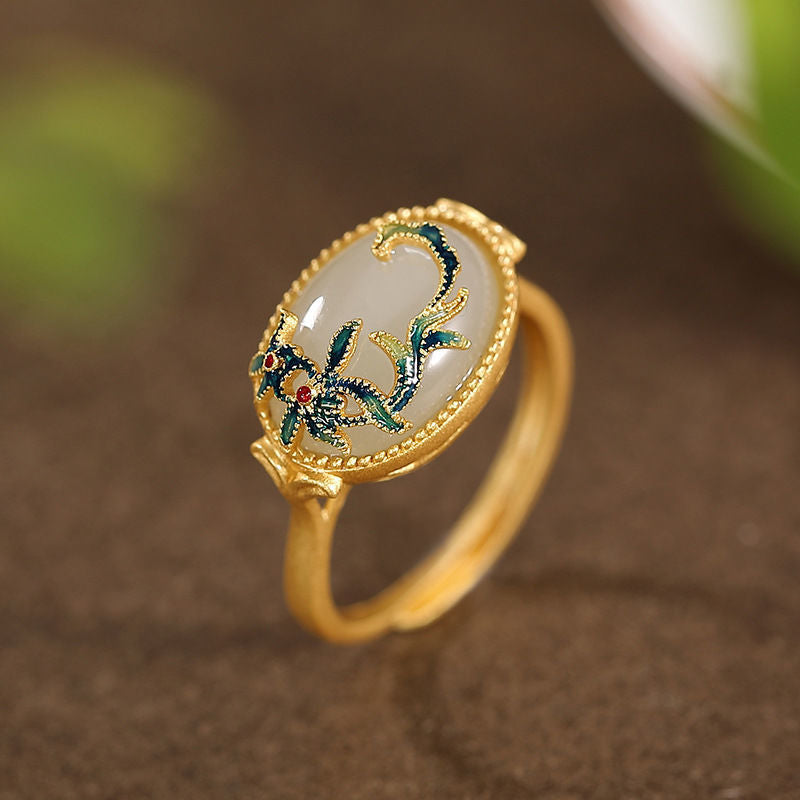 Classic Gold Ring with Timeless Appeal
