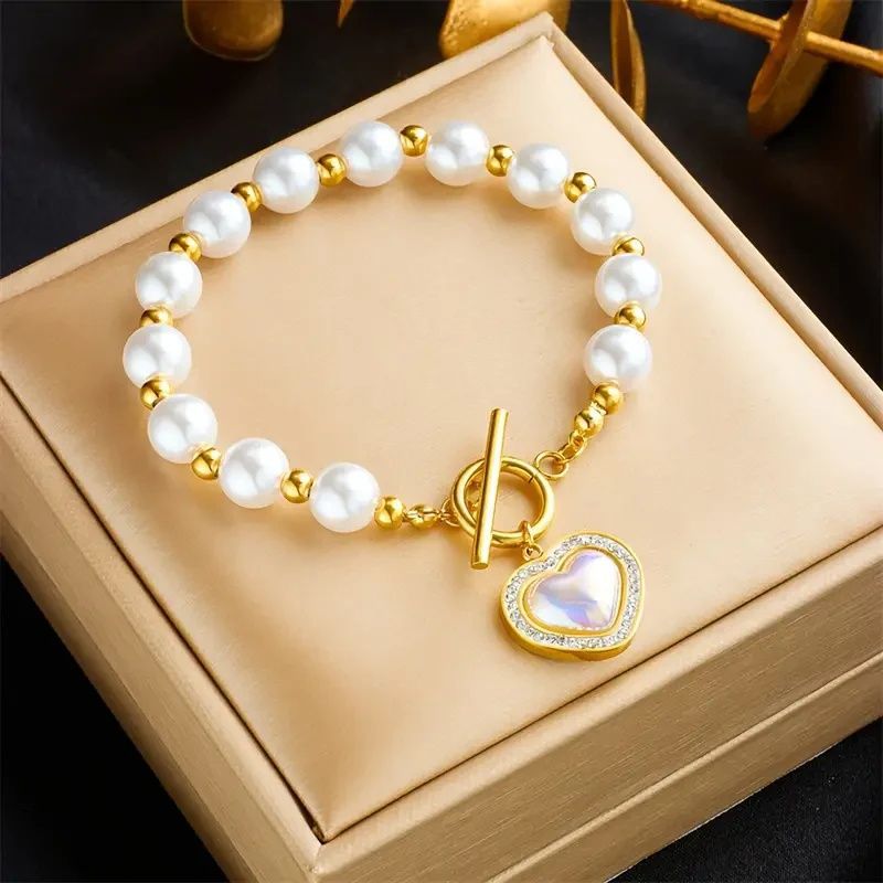 Beautiful Pearl Bracelet with Unique Style