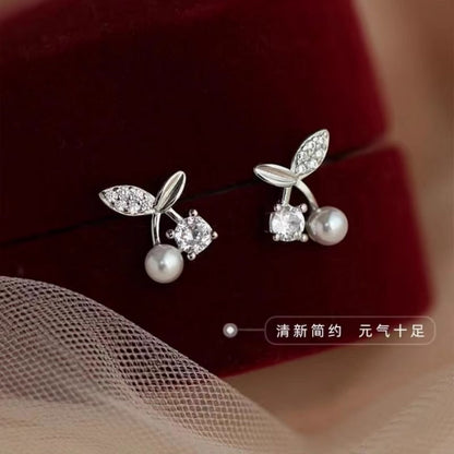 Romantic Pearl Earring for Special Moments