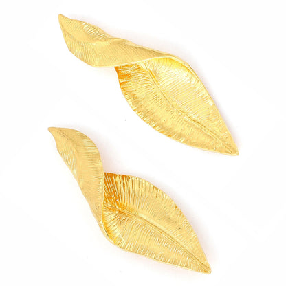 Beautiful Gold Earring with Unique Style